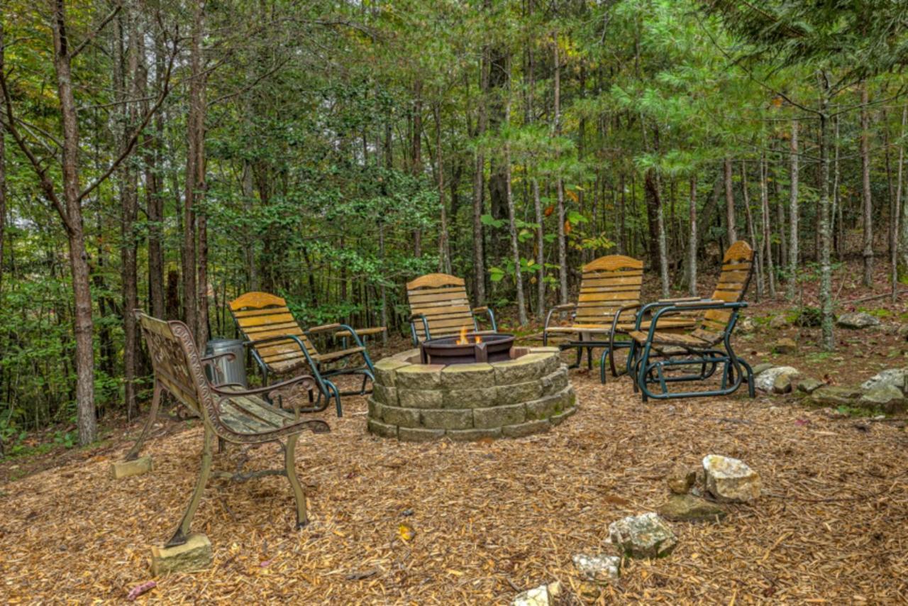 The Snuggle Inn Cabin & Treehouse By Escape To Blue Ridge Morganton Exterior photo